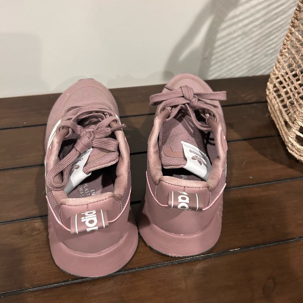 Adidas Women's Mauve Sneakers - Picture 6 of 7